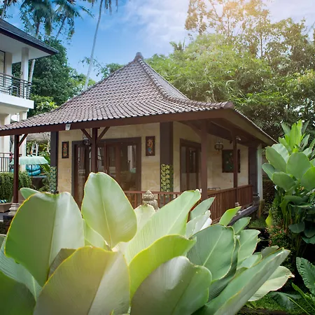 Ayu Duwur Beji